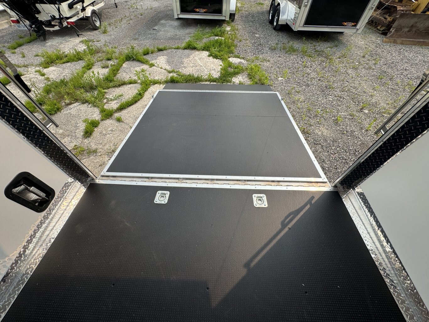 2026 LEGEND 24' ENCLOSED TRAILER