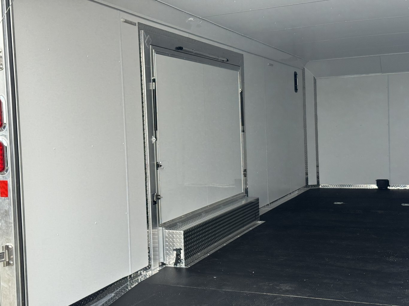 2026 LEGEND 24' ENCLOSED TRAILER