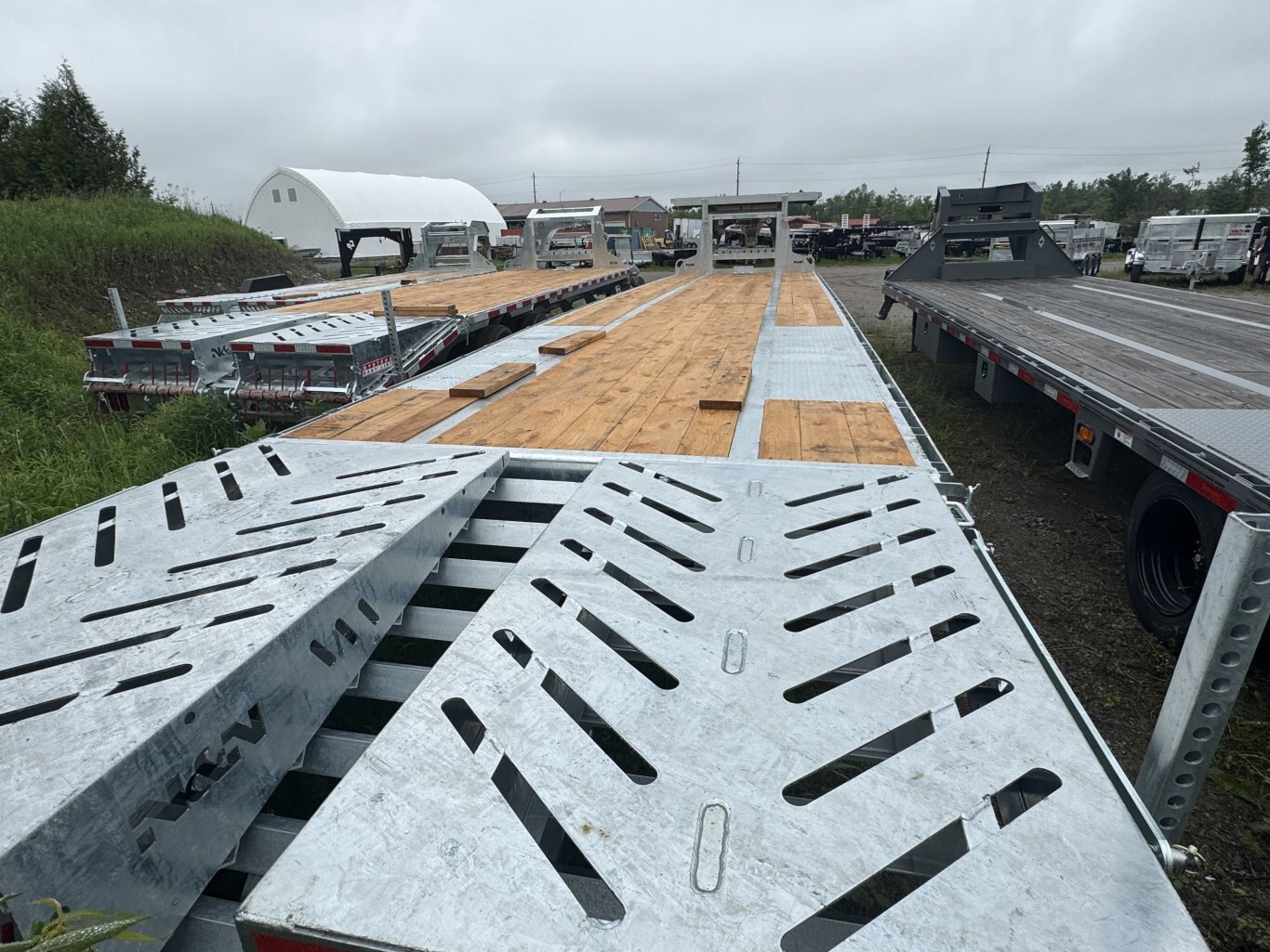 2025 N&N 40' EQUIPMENT TRAILER