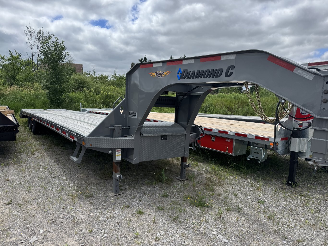 DIAMOND C 40' EQUIPMENT TRAILER 40K PACKAGE