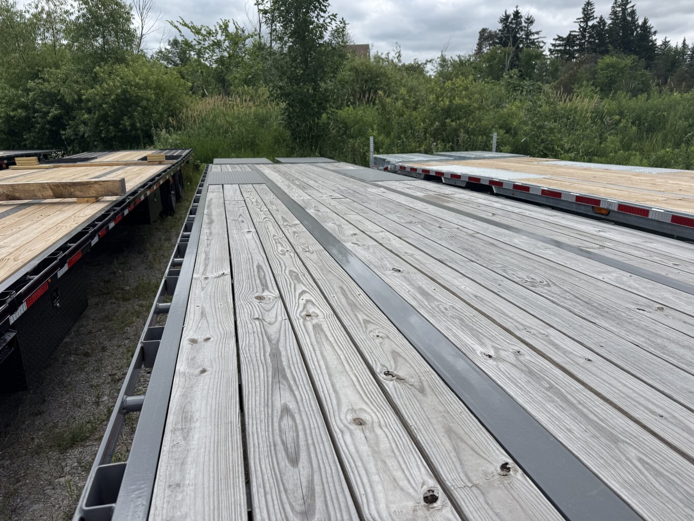 DIAMOND C 40' EQUIPMENT TRAILER 40K PACKAGE