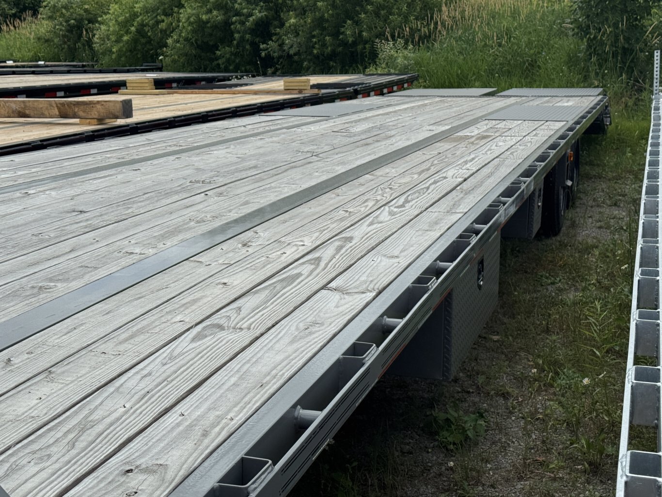 DIAMOND C 40' EQUIPMENT TRAILER 40K PACKAGE