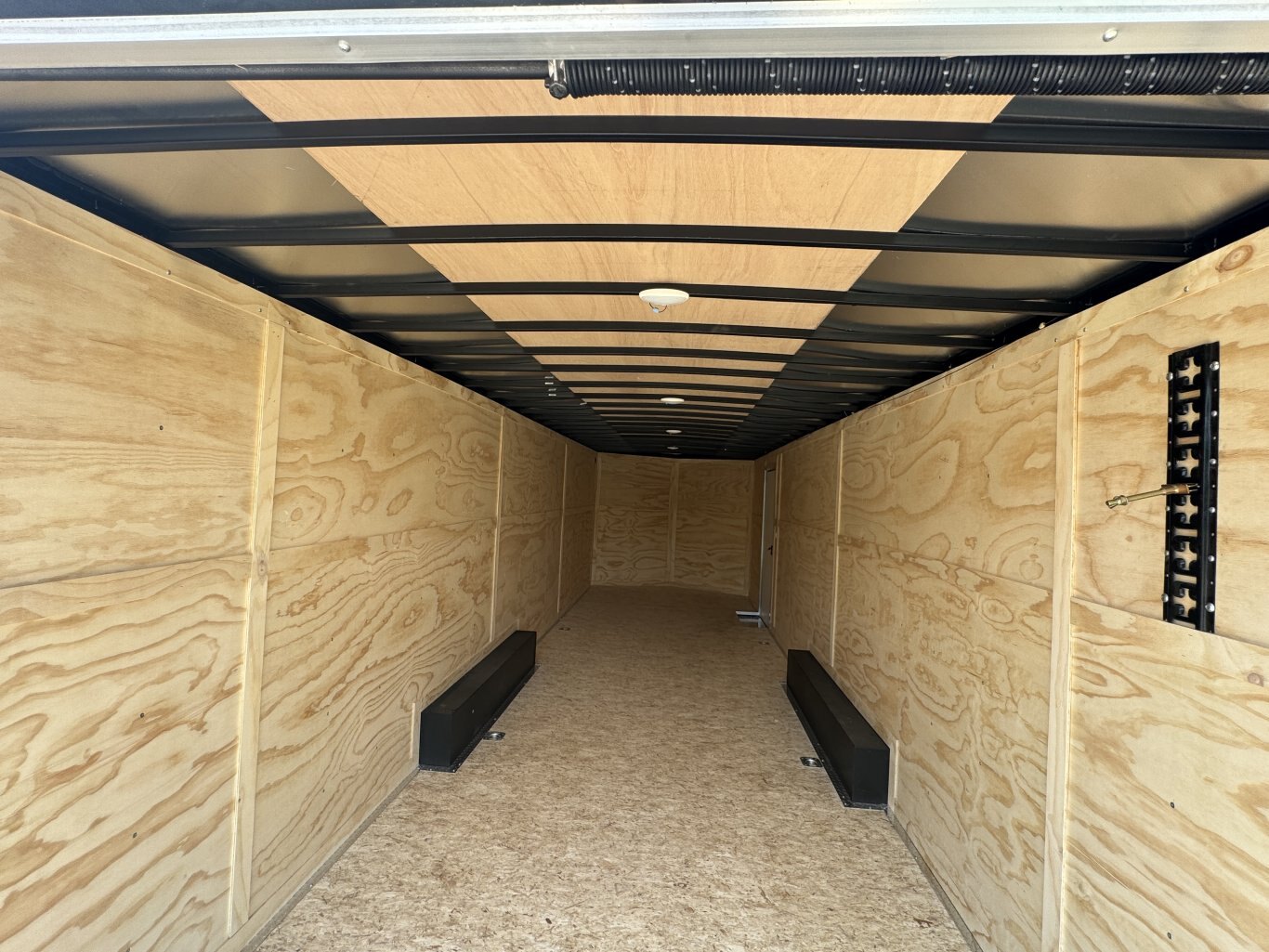 DARKHORSE 28' CAR HAULER