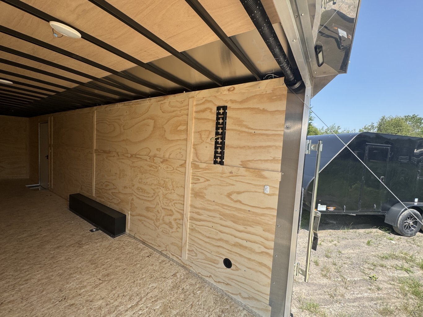 DARKHORSE 28' CAR HAULER