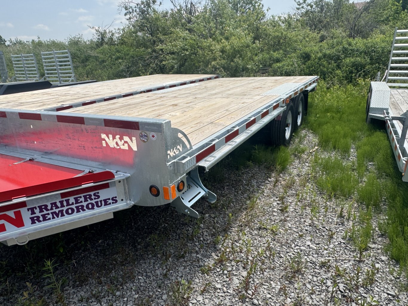 N&N 20' EQUIPMENT TRAILER