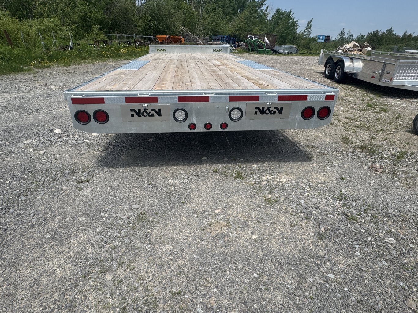 N&N 20' EQUIPMENT TRAILER