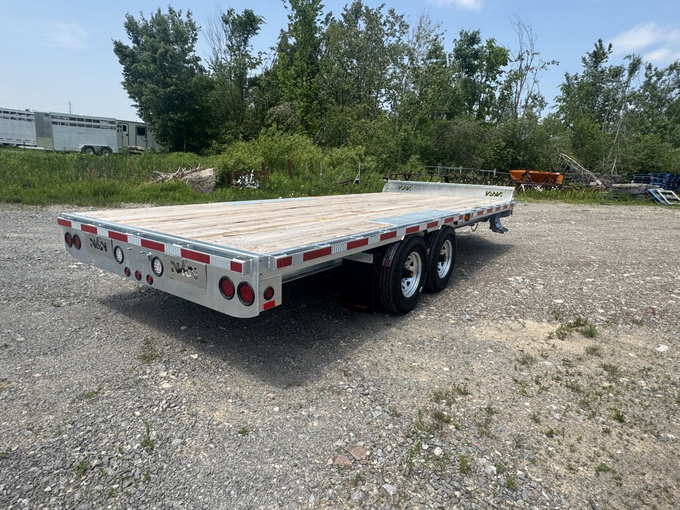 N&N 20' EQUIPMENT TRAILER