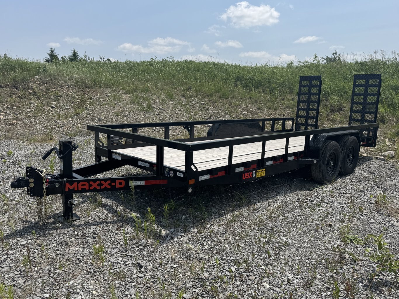 MAXX D 20' EQUIPMENT TRAILER