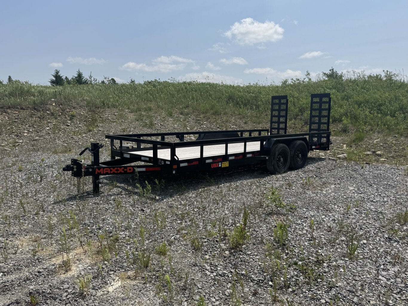 MAXX D 20' EQUIPMENT TRAILER