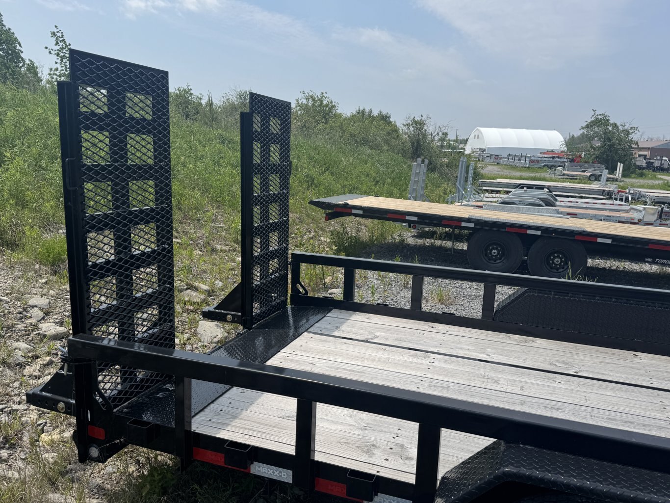 MAXX D 20' EQUIPMENT TRAILER