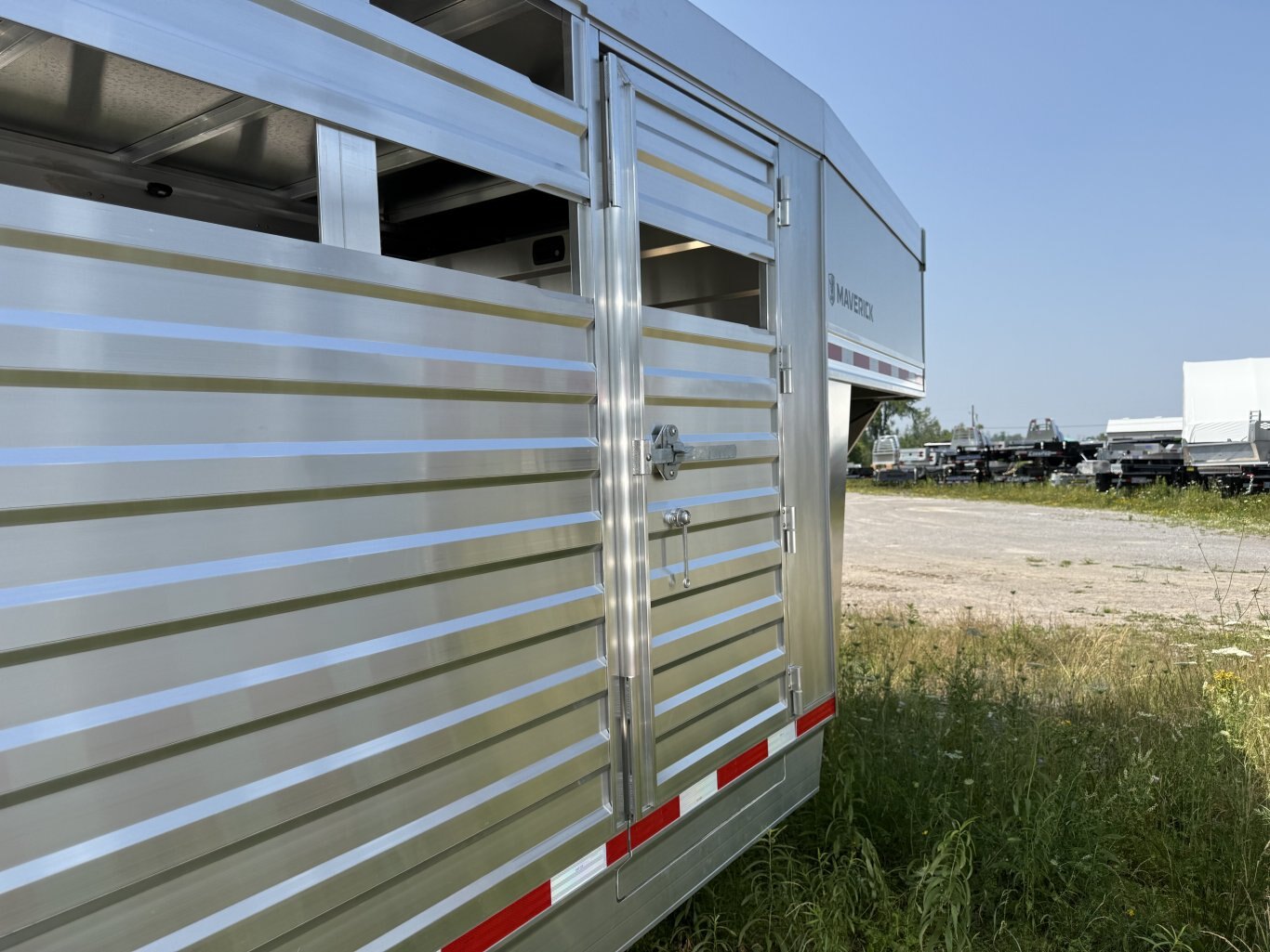 EBY MAVERICK 20' LIVESTOCK TRAILER