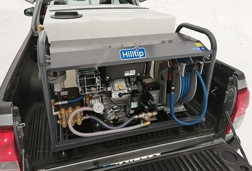 HillTip Jet it™ Pressure Washer With a Tank HT1655ES
