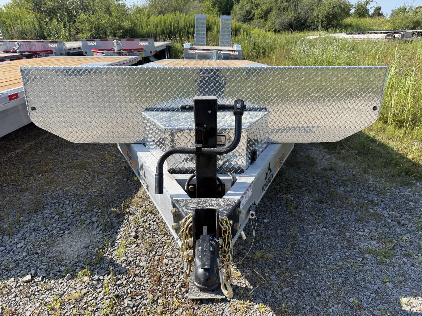 NORDTEK 8TON 24' ALUMINUM DECKOVER TILT TRAILER