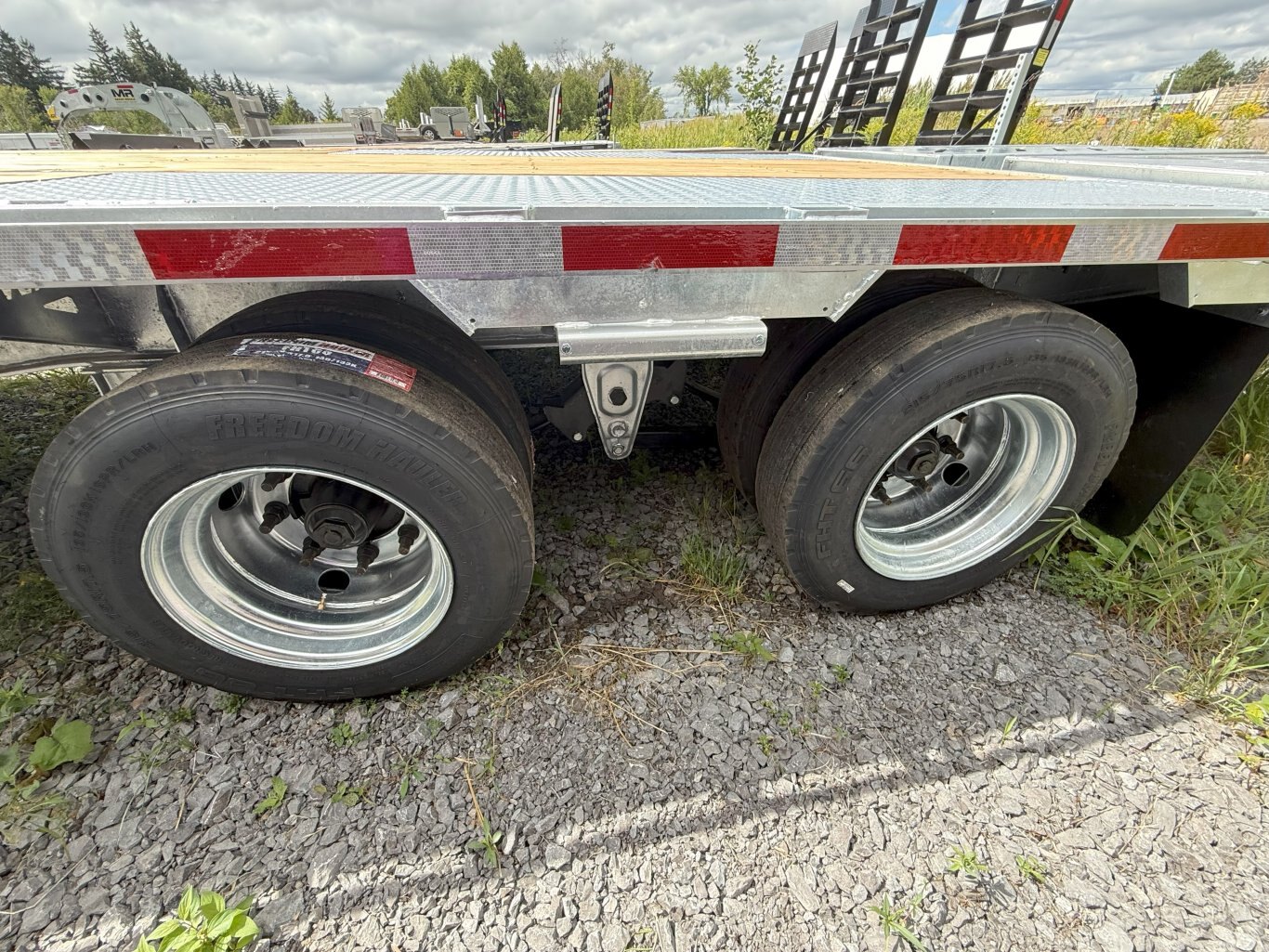 N&N 22+5 EQUIPMENT TRAILER