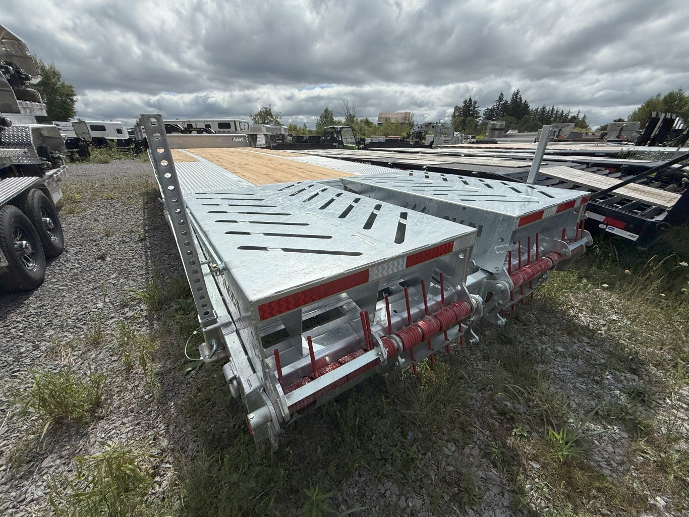 N&N 22+5 EQUIPMENT TRAILER