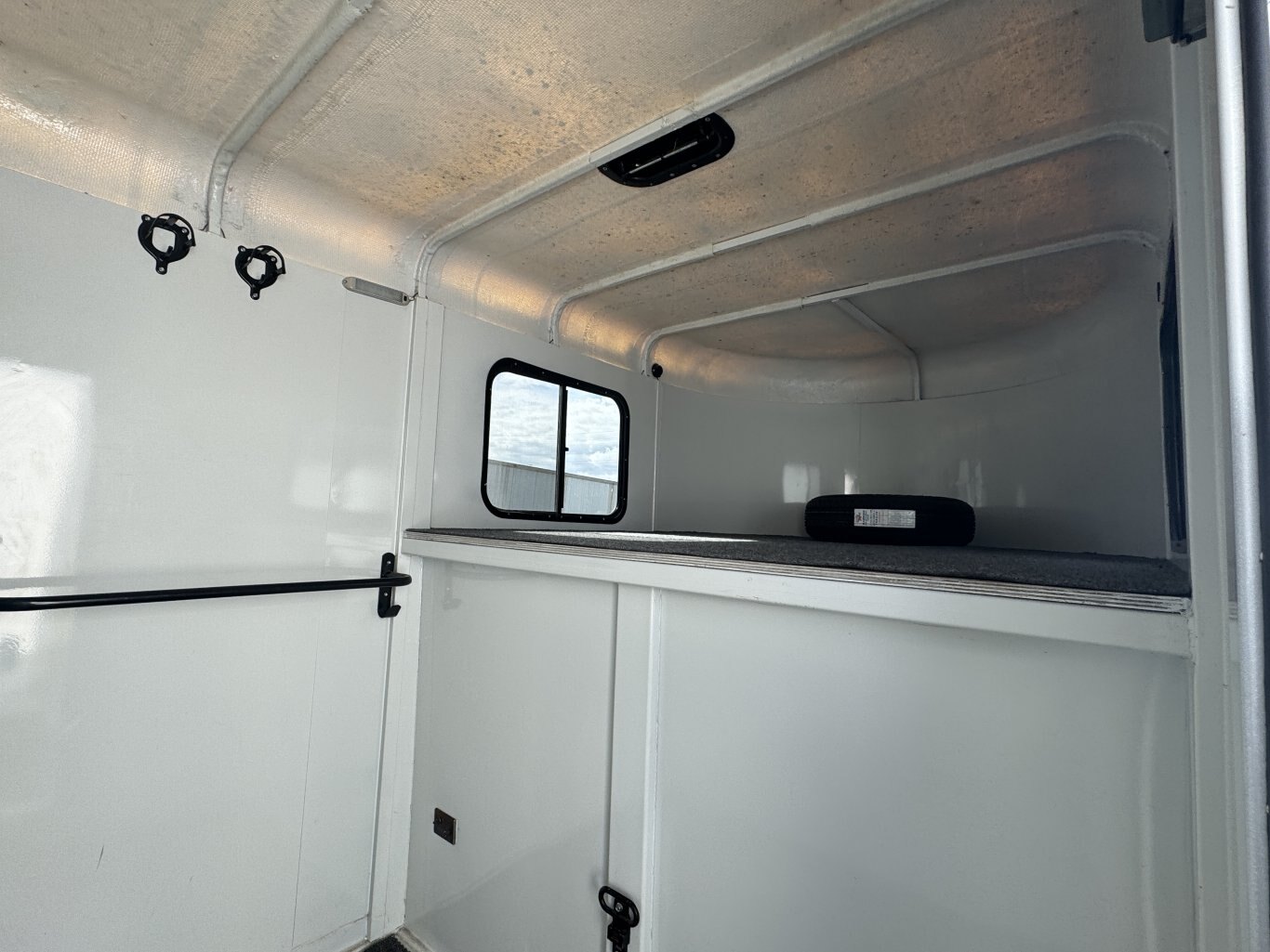 Gooseneck 2 Horse Straight with Dress