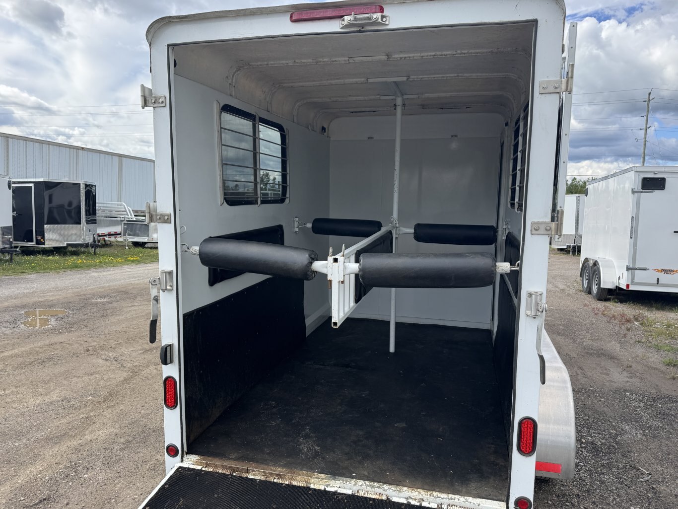 Gooseneck 2 Horse Straight with Dress