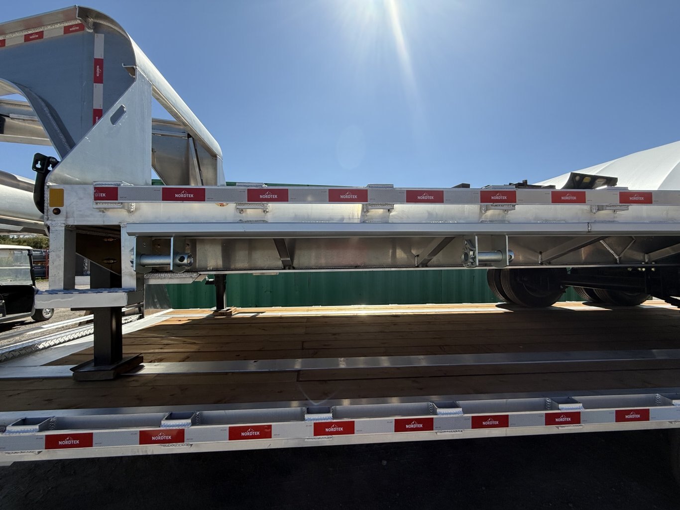 NORDTEK 24k 25' ALUMINUM EQUIPMENT TRAILER