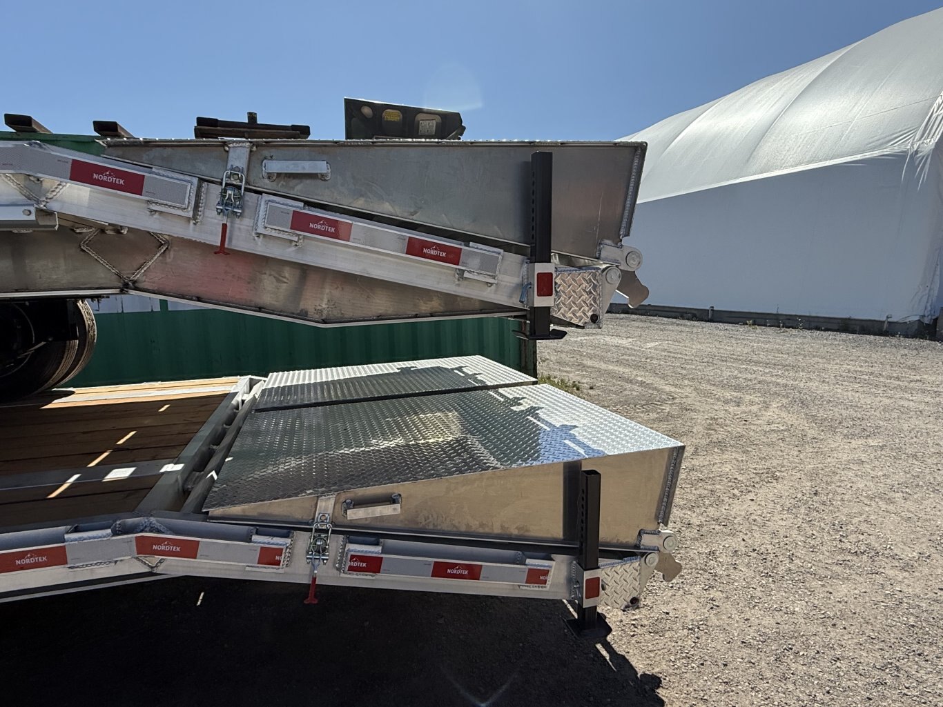 NORDTEK 24k 25' ALUMINUM EQUIPMENT TRAILER