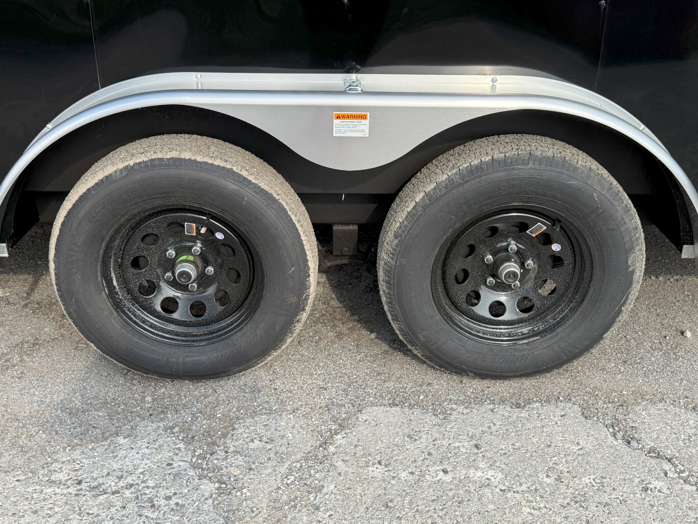 DARKHORSE 23' SNOWMOBILE TRAILER