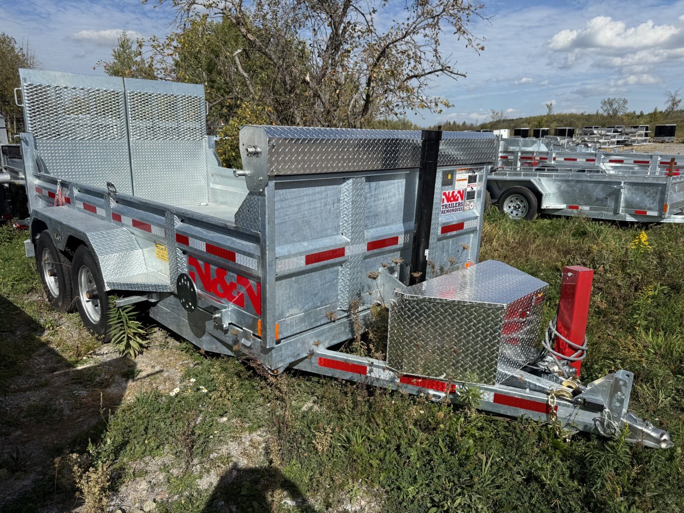 N&N 12' DUMP WITH HYDRAULIC JACK