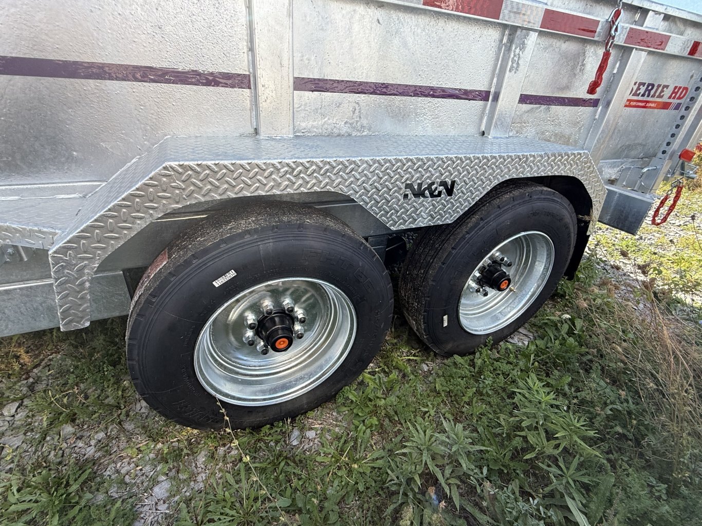 N&N 16' DUMP TRAILER WITH HYDRAULIC JACK