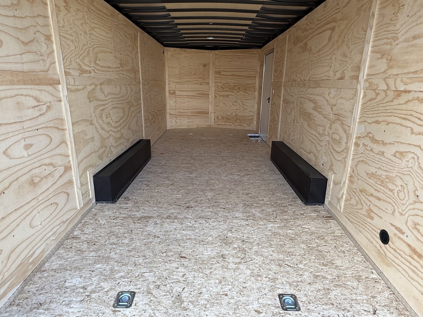 DARKHORSE 20' CARGO TRAILER