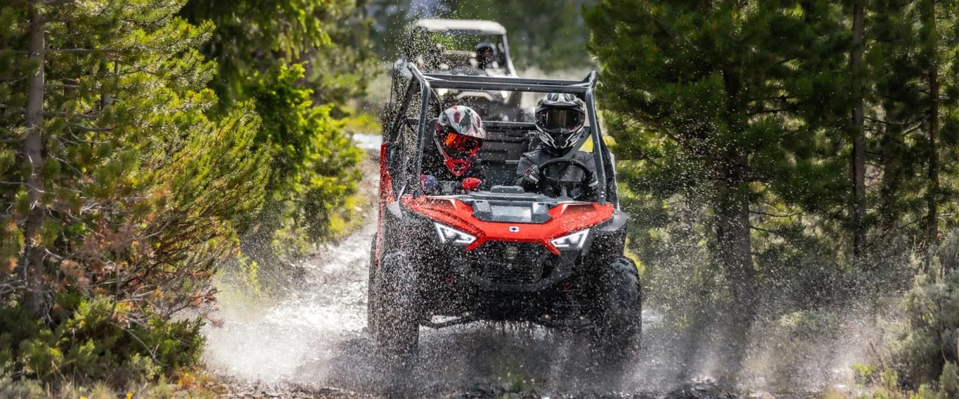 2025 Polaris RZR 200 EFI Indy Red