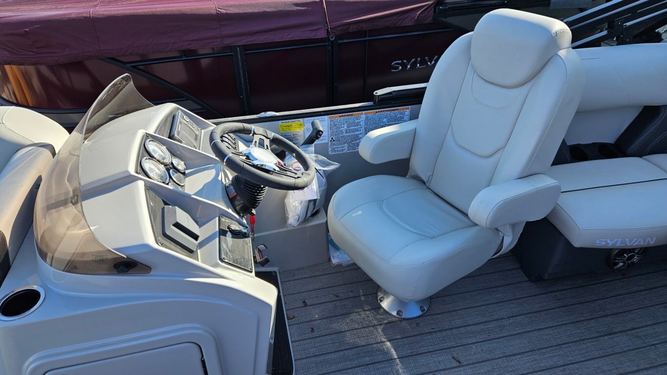 2023 Sylvan MIRAGE 8520 LZ