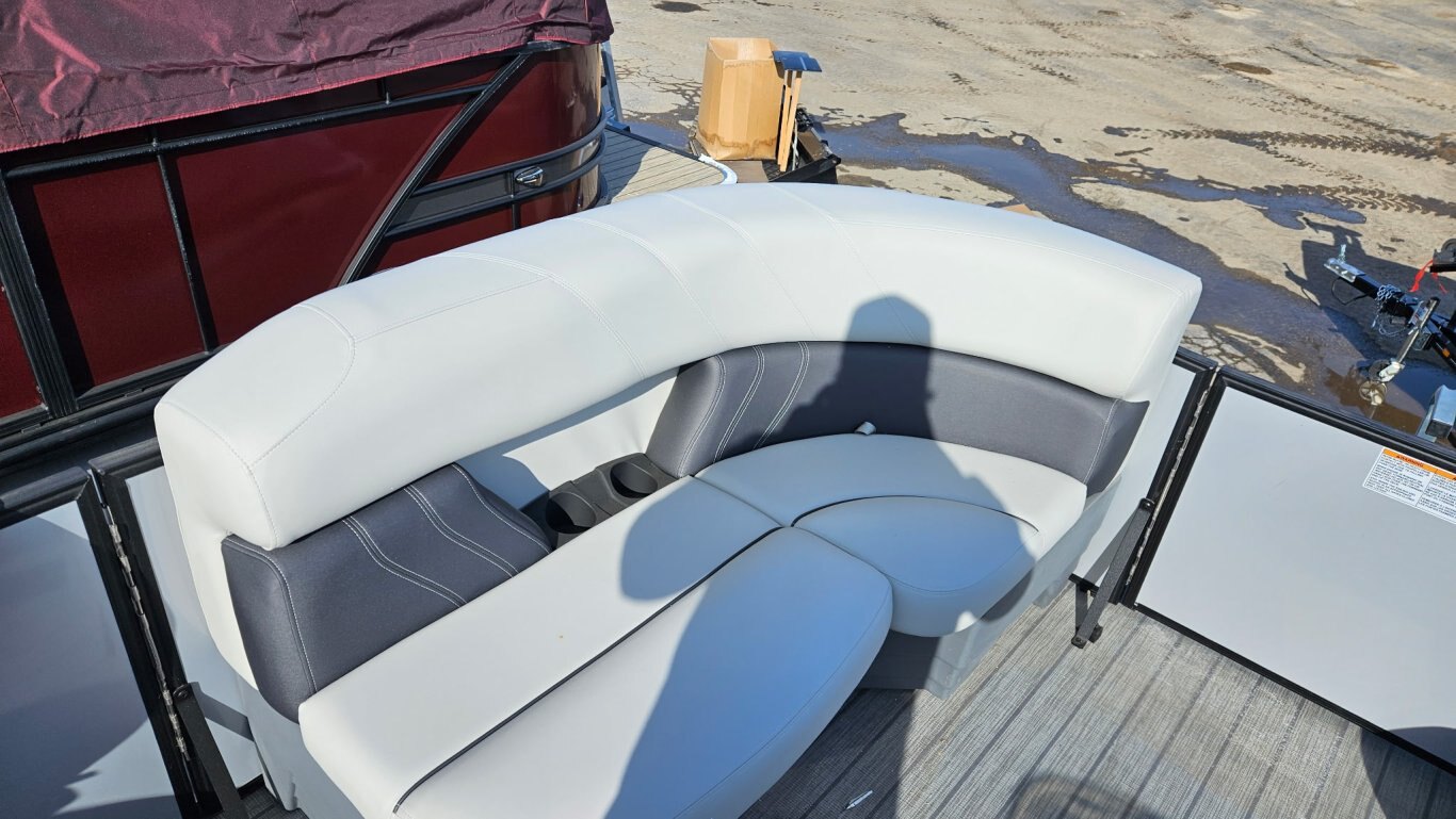 2023 SYLVAN MIRAGE 8520 LZ