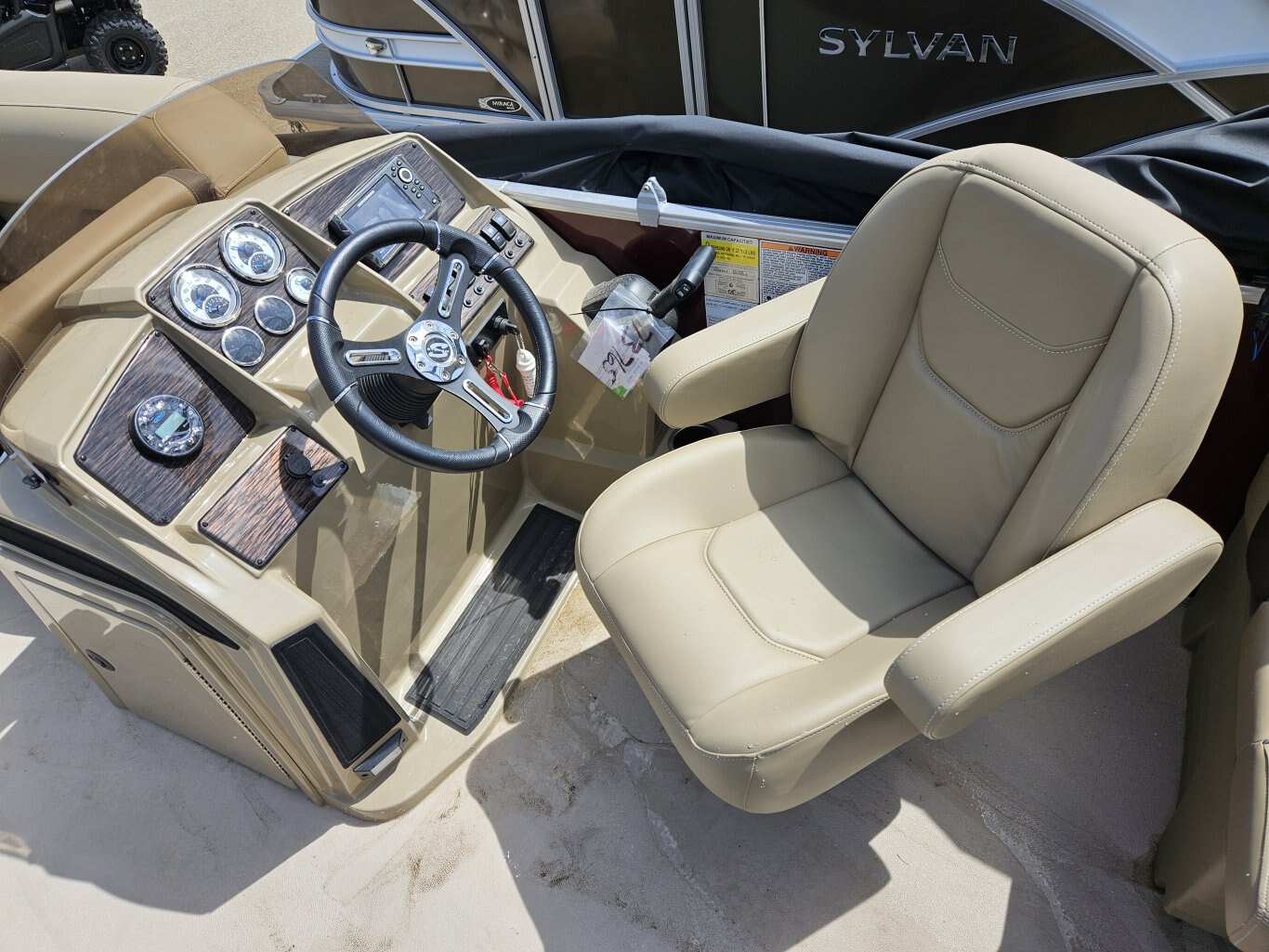 2024 Sylvan MIRAGE CRUISE 820 LZ