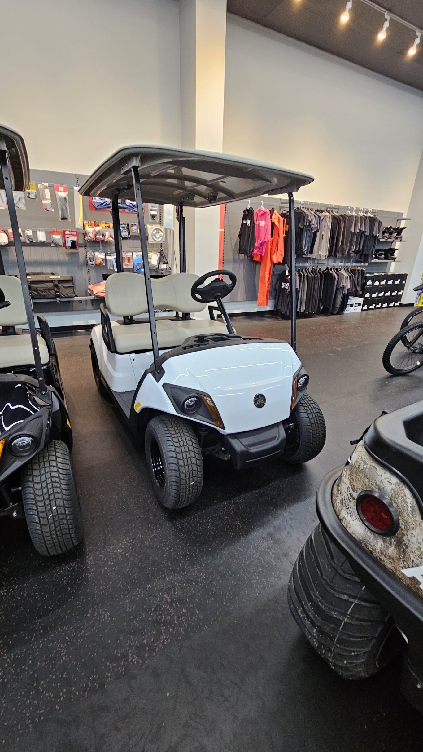 2022 YAMAHA GOLF CART