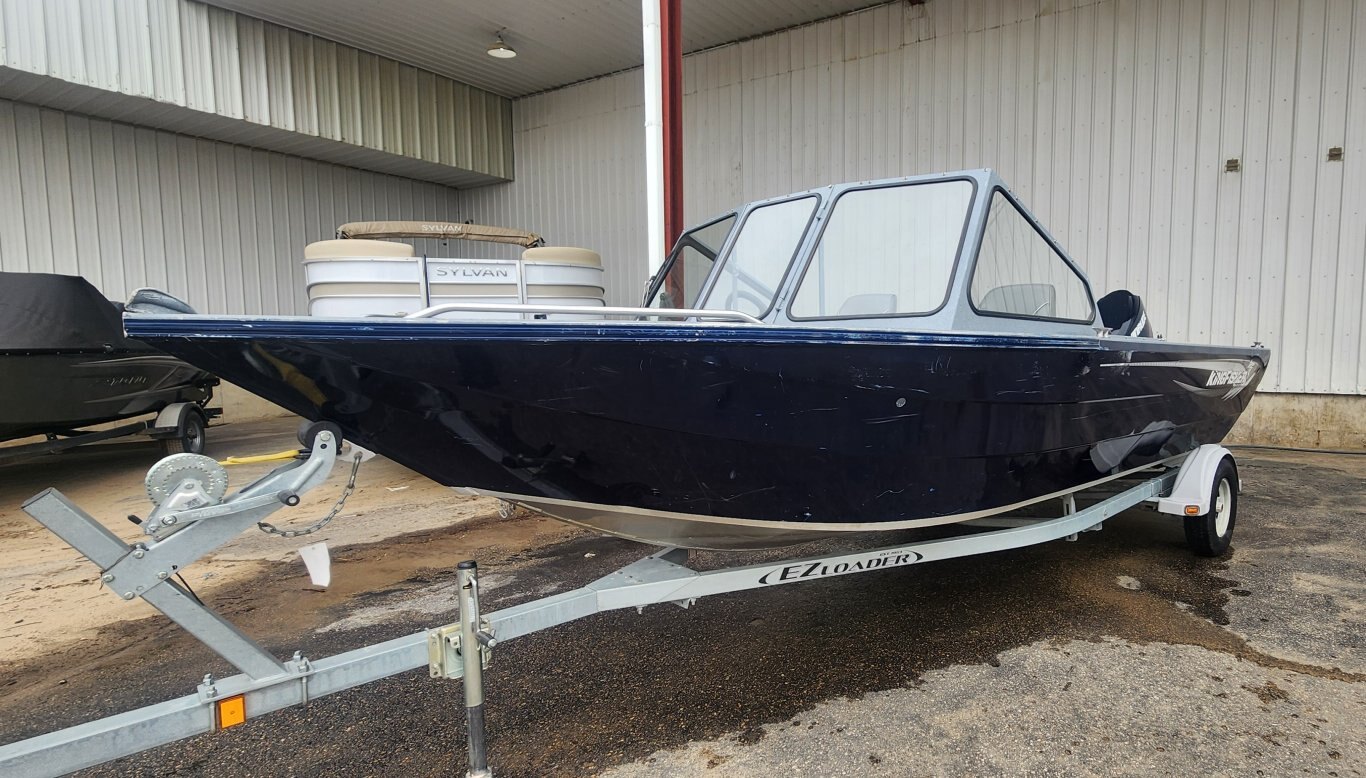 2015 KINGFISHER 1825 FALCON