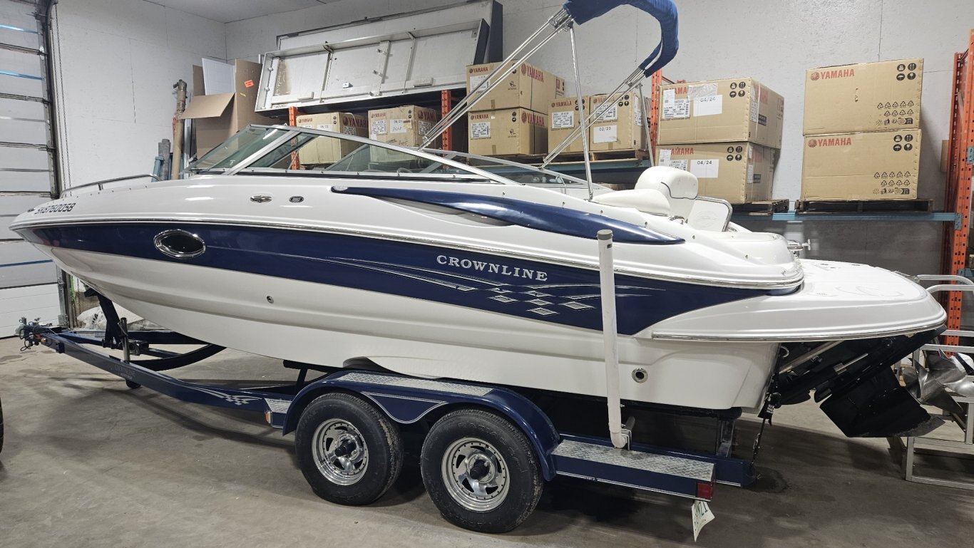 2005 CROWNLINE 220 EX