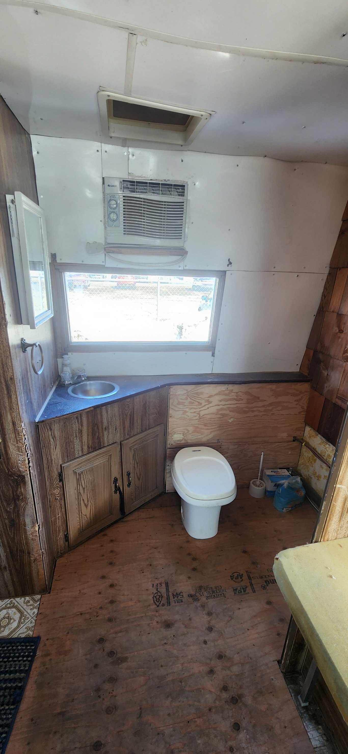 1977 CHEVY DIPLOMAT MOTOR HOME