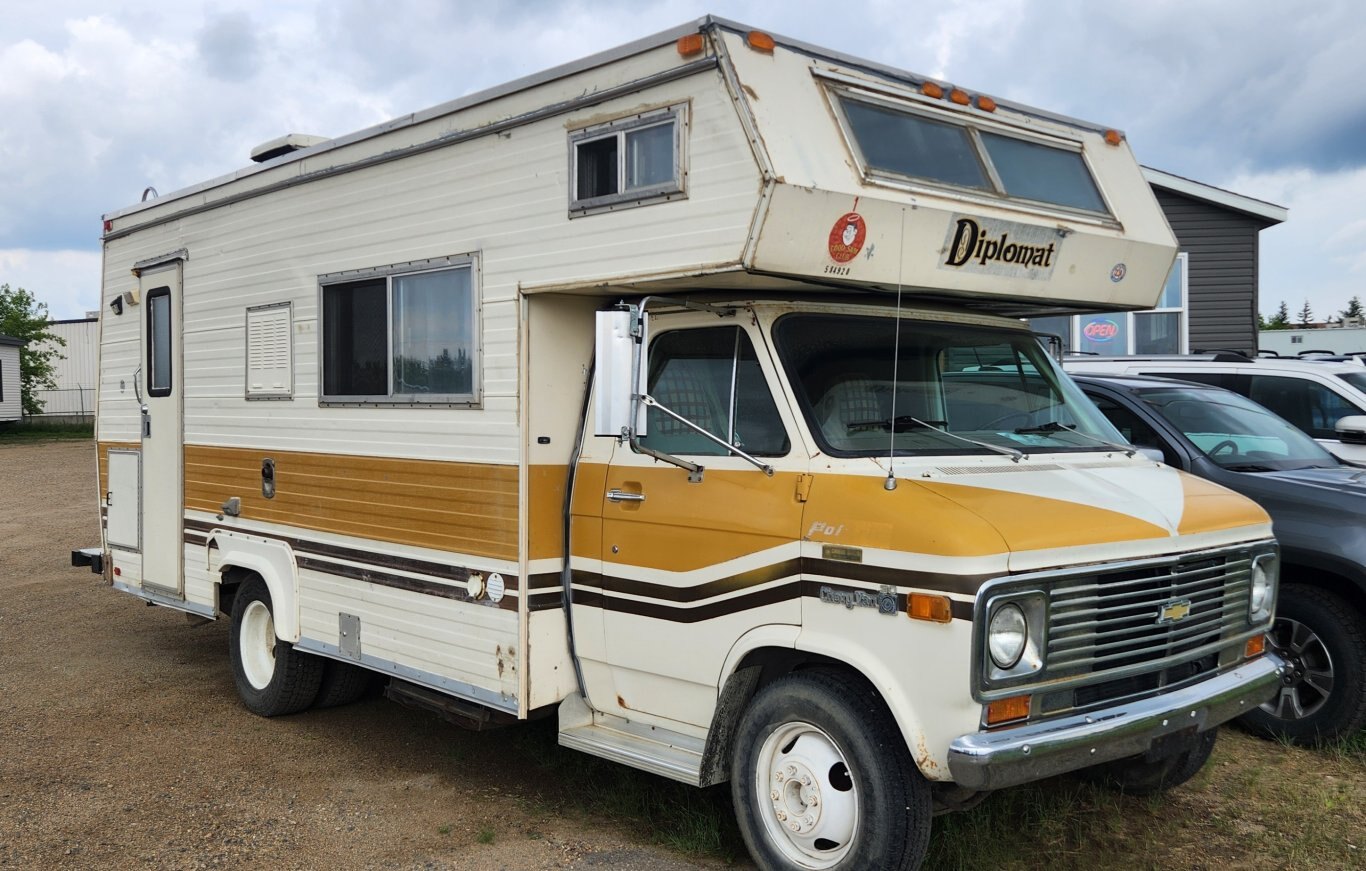 1977 CHEVY DIPLOMAT MOTOR HOME