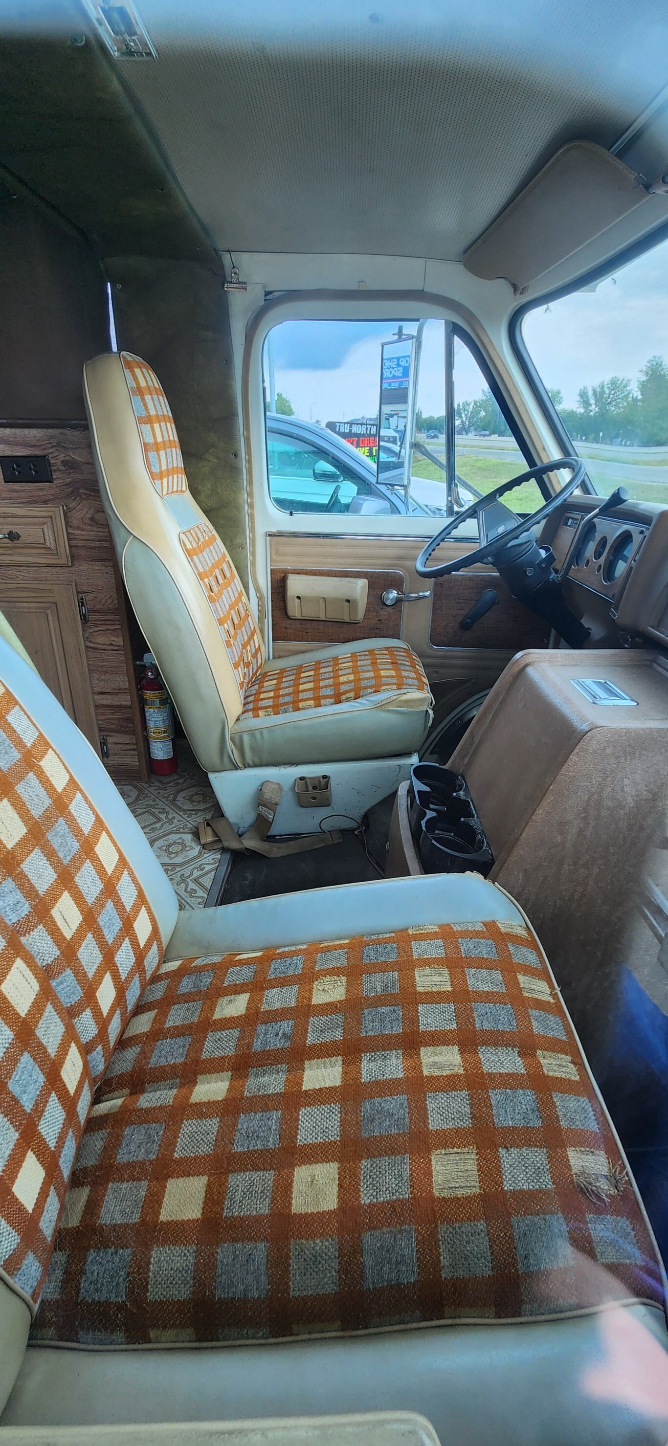 1977 CHEVY DIPLOMAT MOTOR HOME