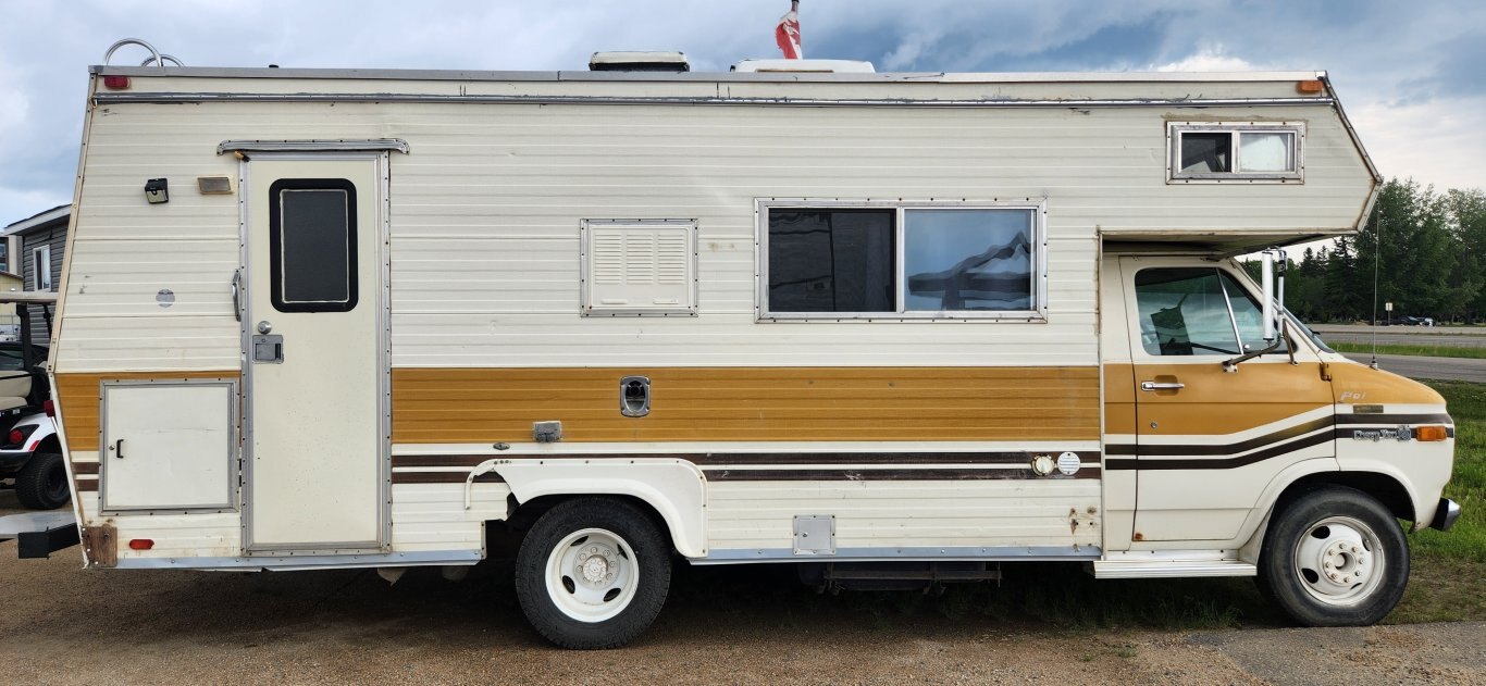 1977 CHEVY DIPLOMAT MOTOR HOME