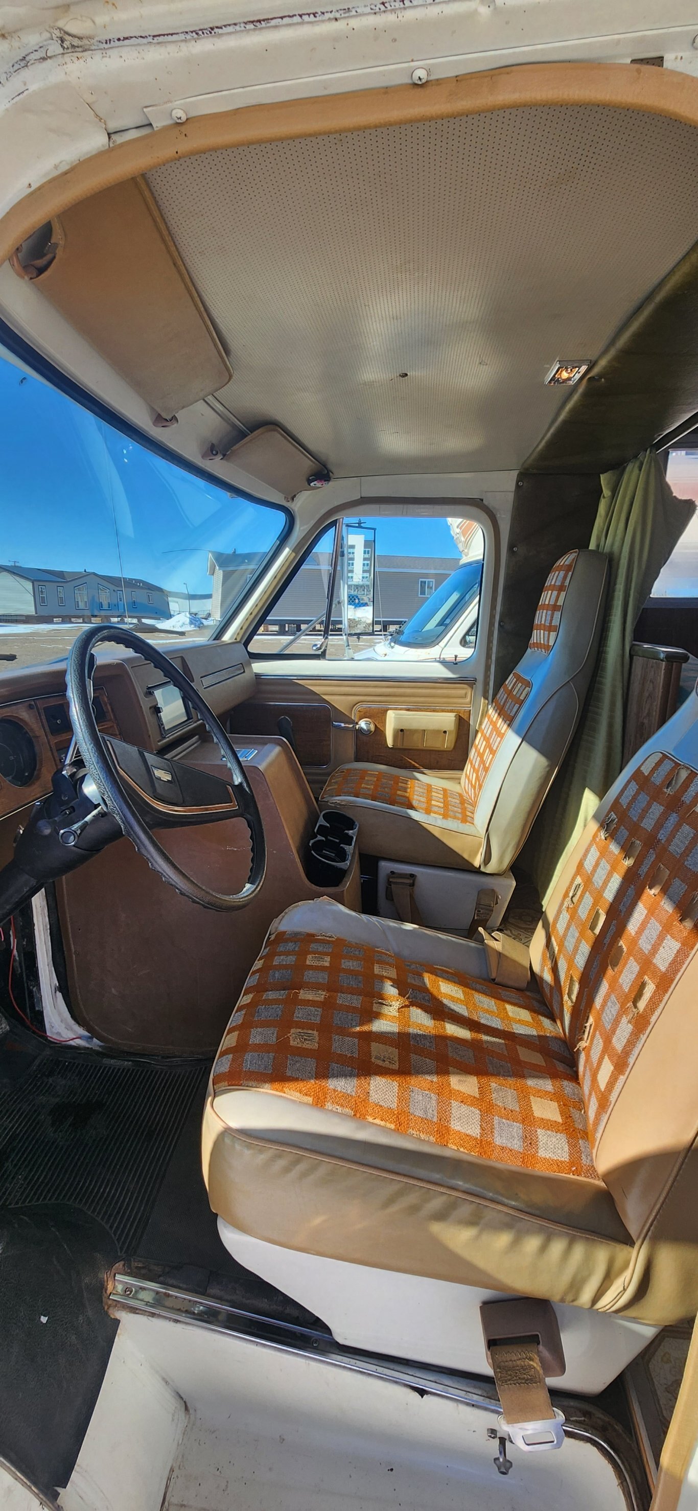 1977 CHEVY DIPLOMAT MOTOR HOME