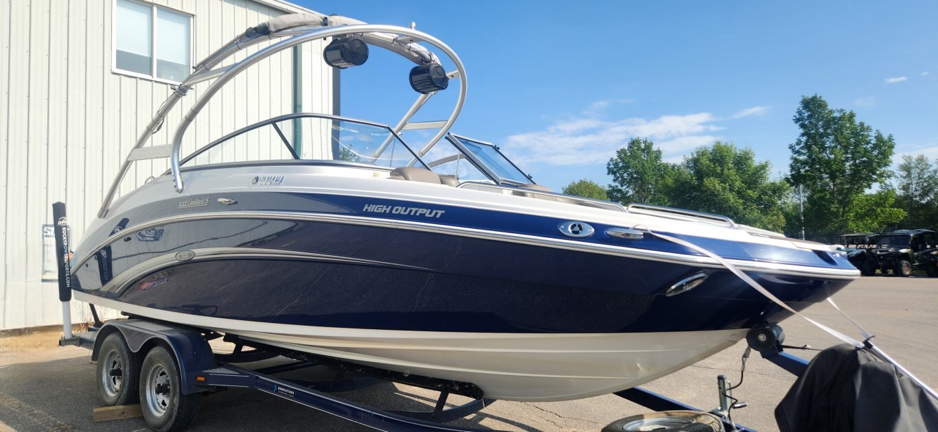 2011 YAMAHA 242 S LIMITED