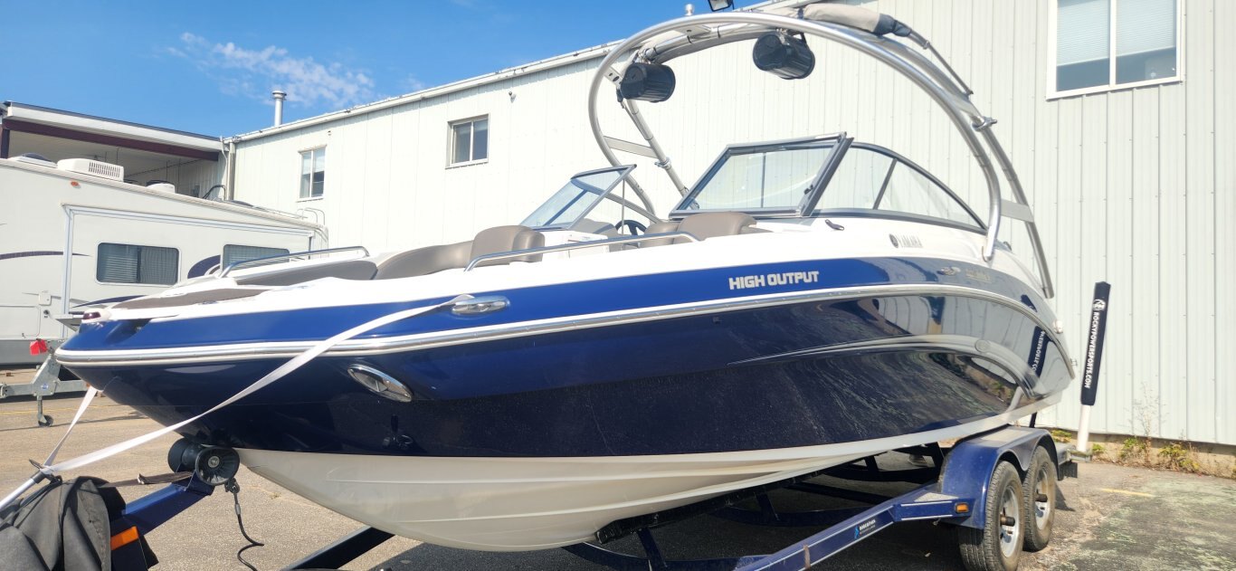 2011 YAMAHA 242 S LIMITED