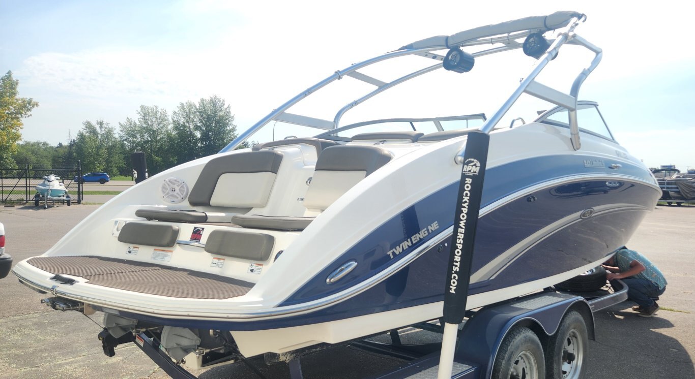 2011 YAMAHA 242 S LIMITED