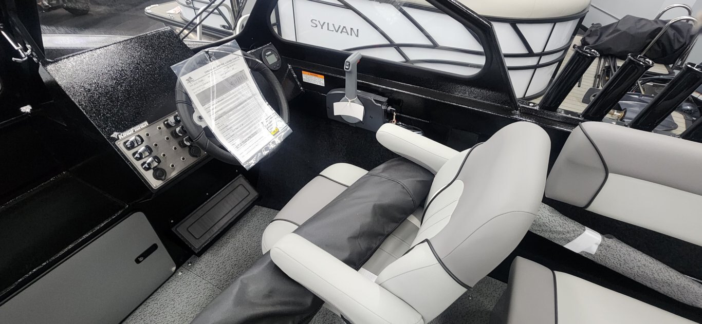 2026 KINGFISHER 2025 ESCAPE ST