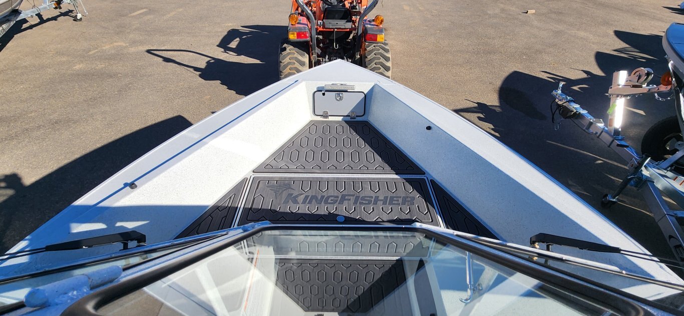 2026 KINGFISHER 1825 FALCON