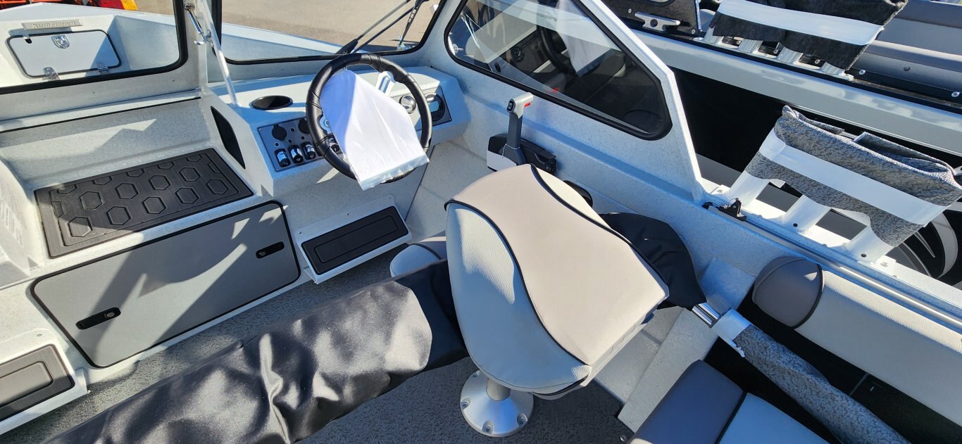 2026 KINGFISHER 1825 FALCON