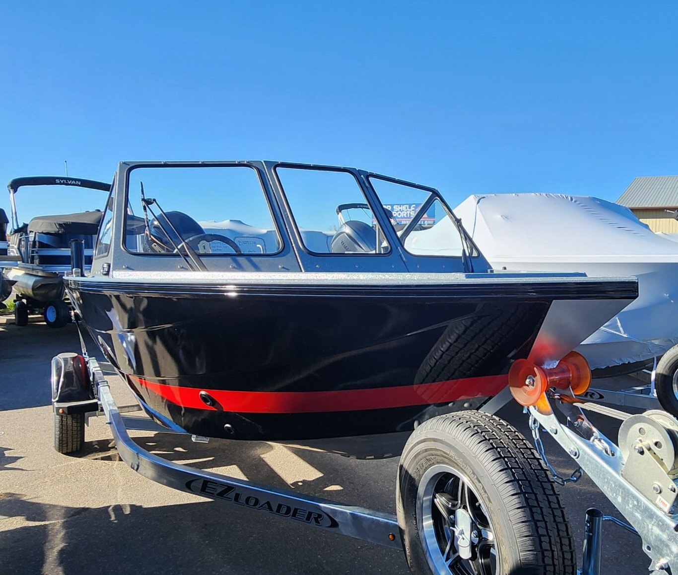 2026 KINGFISHER 1825 FALCON