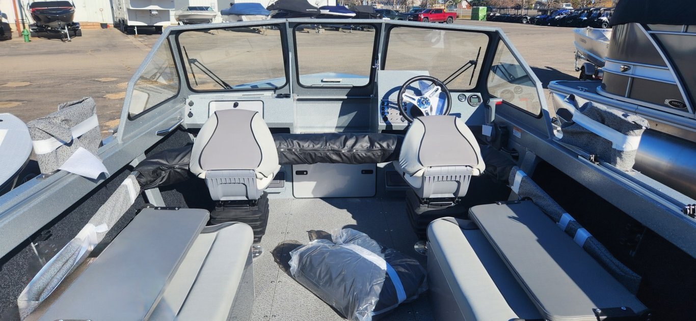 2026 KINGFISHER 2025 ESCAPE ST