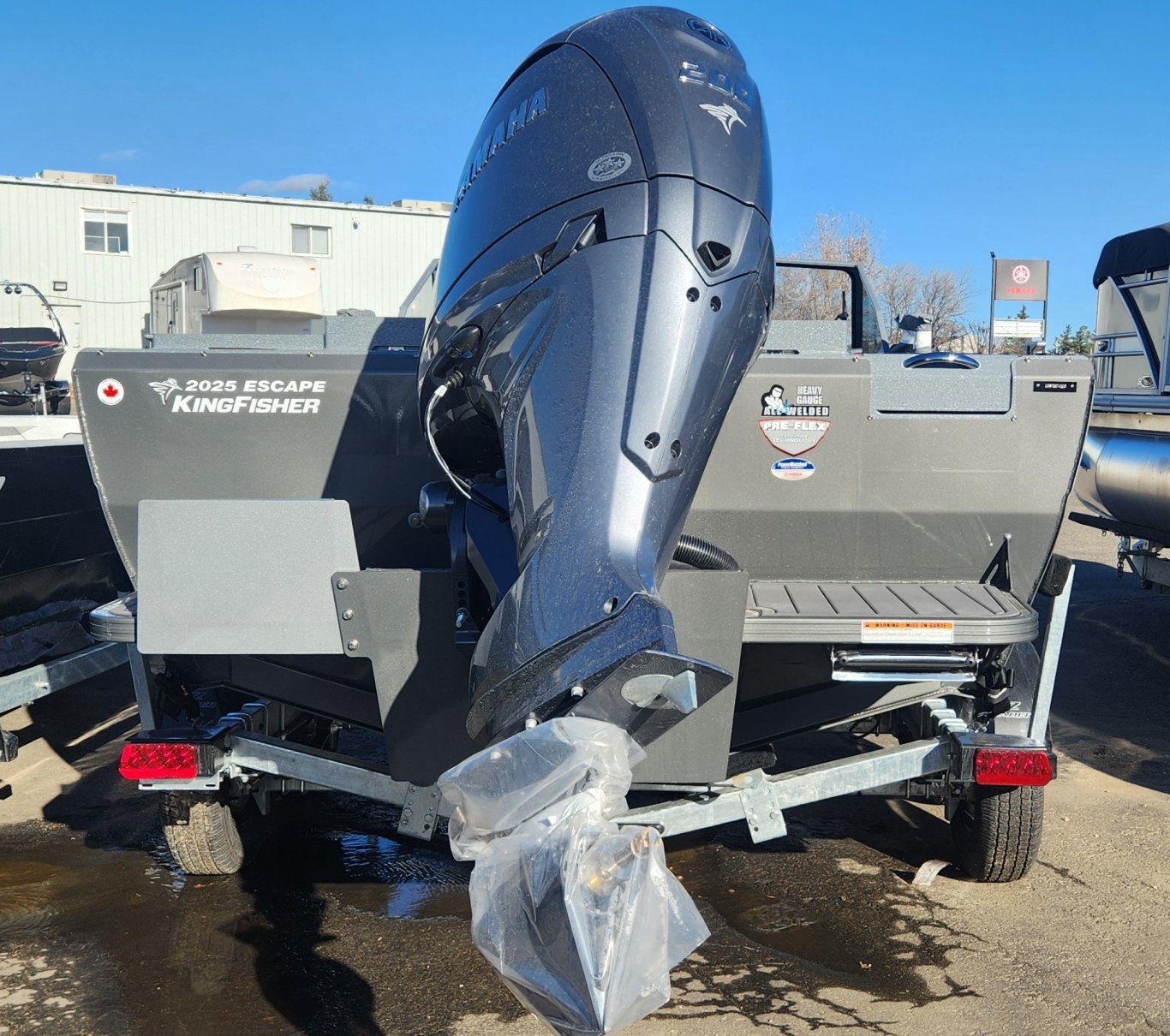 2026 KINGFISHER 2025 ESCAPE ST