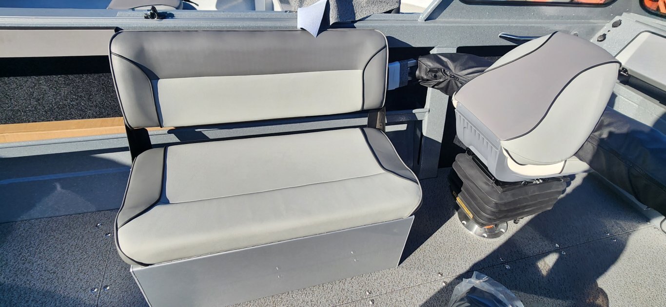 2026 KINGFISHER 2025 ESCAPE ST