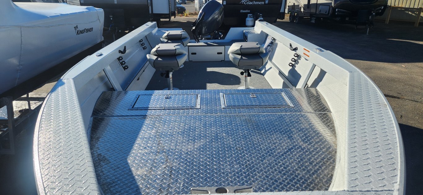 2026 KINGFISHER 1825 WARRIOR TILLER